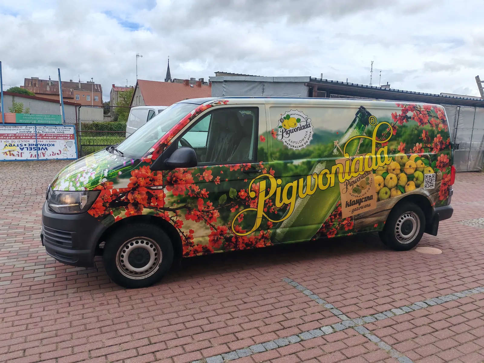 Reklama na samochodzie — Pigwoniada — realizacja KK Design