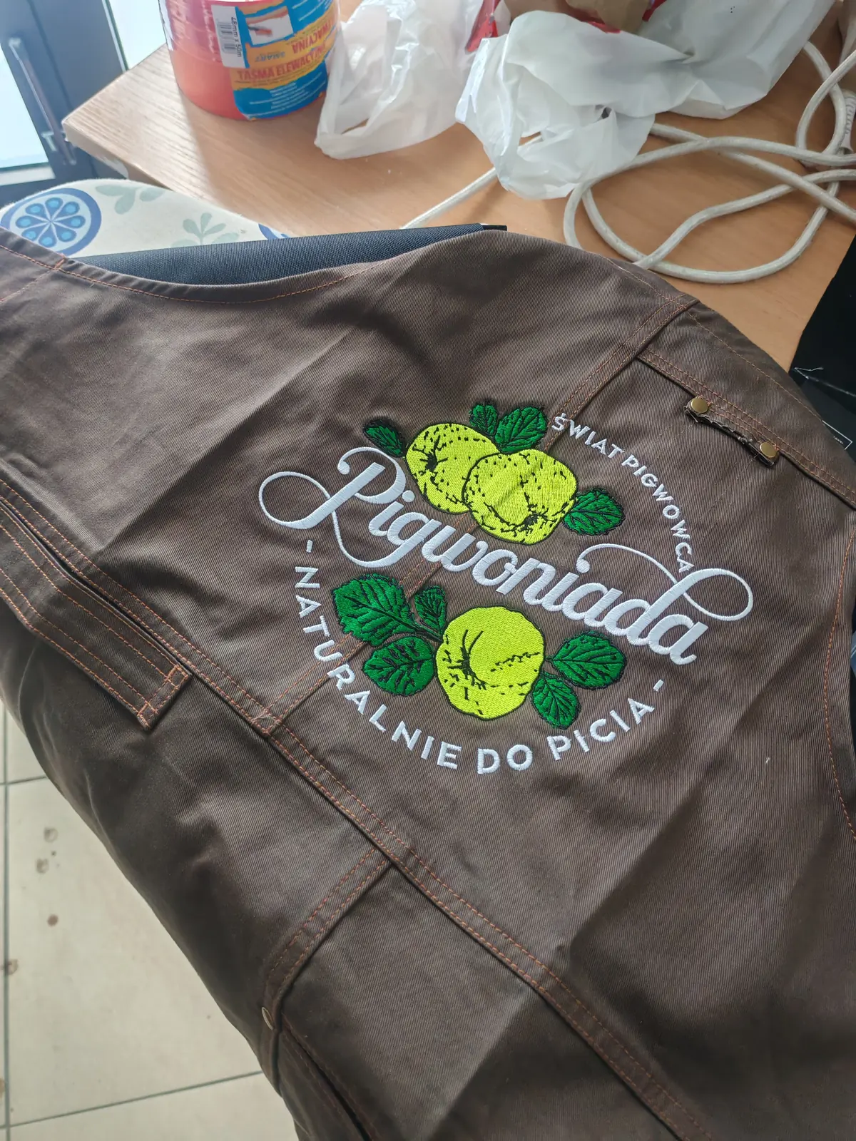 Haft logo Pigwoniada na odzieży — realizacja KK Design